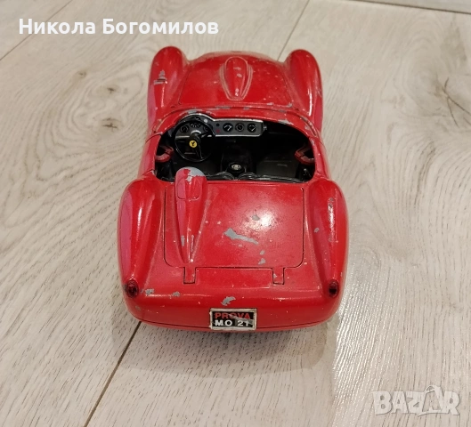 Ferrari 250 Testa Rossa (1957) Burago 1:18, снимка 4 - Колекции - 54428235