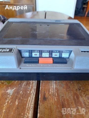 Стар Видеокасетофон Utopia, снимка 2 - Антикварни и старинни предмети - 54368675