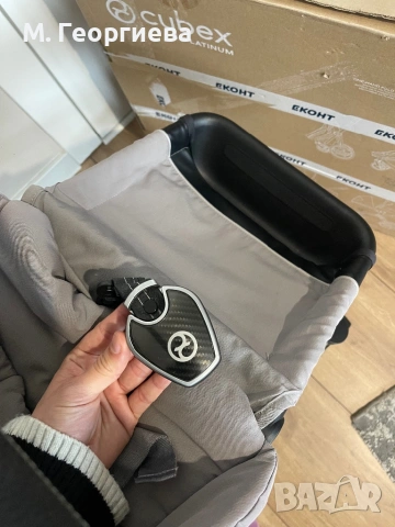 Cybex Priam 3 Platinum Taupe 3 в 1 с черно шаси + кош, дъждобран и подаръци, снимка 11 - Детски колички - 54313550