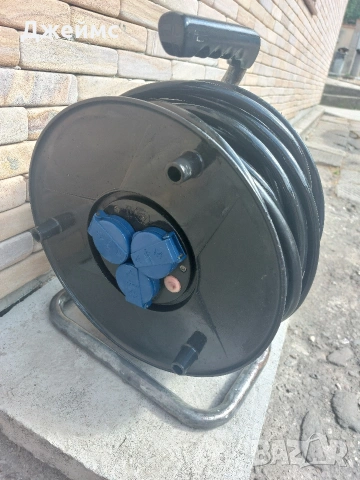 Удължител на макара с кабел 3х2.5 /50 м