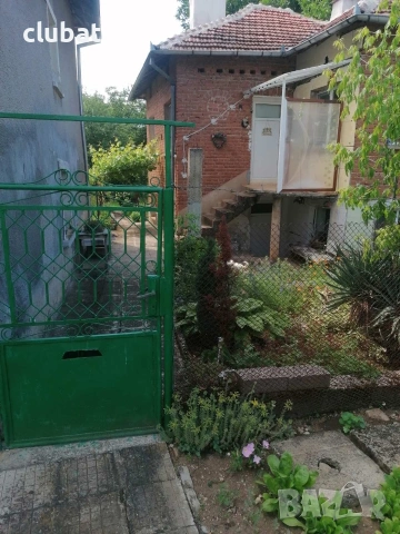 продавам две къщи в с.Балювица, снимка 2 - Къщи - 55078249