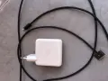Apple USB-C Power Adapter 70W + магнитен кабел MagSafe 3 за MacBook – нови серии, снимка 1