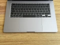 MacBook Air 15 M2`8 CPU/10 GPU/8GB RAM/256GB SSD/Бат 99%/Като Нов, снимка 3