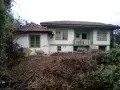 Къща с двор 2,5 декара в село Ресен, снимка 2