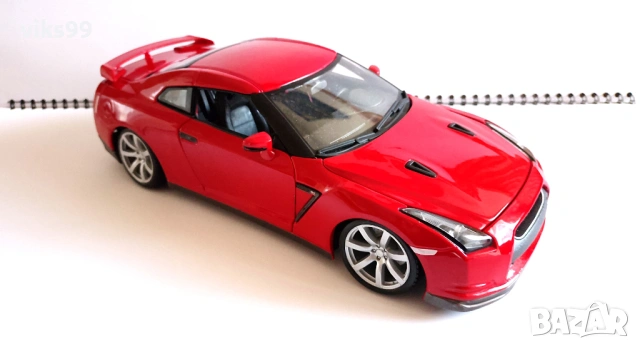 Nissan GT-R 2009 Bburago DIAMOND Мащаб 1:18, снимка 6 - Колекции - 54492038