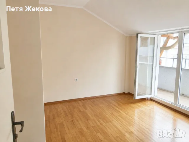Тристаен апартамент / Погреби / Тухла 75 m2 / Въведен в експлоатация 2010 г., снимка 4 - Апартаменти - 55423487