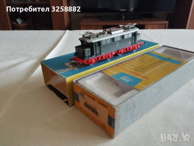 Локомотив електровоз Е44 PIKO НО, снимка 3 - Колекции - 54423523