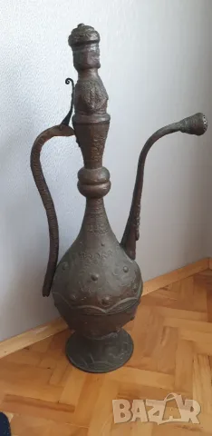 Стар много голям меден ибрик