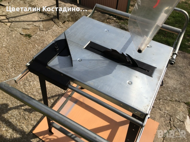 настолен циркуляр Bosch, със стойка Bosch, снимка 4 - Циркуляри - 54258925