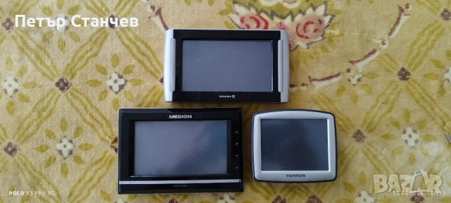 GPS навигации TomTom ONE Canada 310, Navman S 50 и Medion GoPal със зарядни за автомобил.
