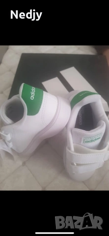 Маратонки адидас, снимка 2 - Детски маратонки - 54217235