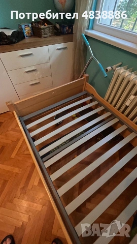 Дървено единично легло 100x200 с ламелна рамка – отлично състояние, снимка 3 - Спални и легла - 55102641