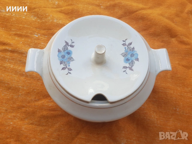 Порцеланов супник с капак 