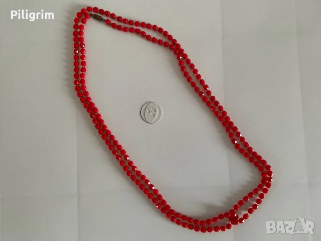 Винтидж чешко колие от лято стъкло, Яркочервено, 1960-те г.