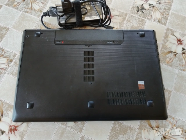Лаптоп Lenovo IdeaPad G700, снимка 3 - Лаптопи за дома - 54667047