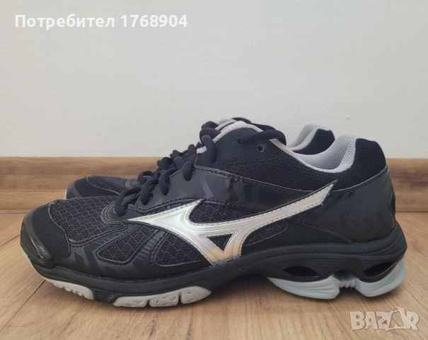 Като нови!Мъжки маратонки Mizuno-39номер, снимка 2 - Маратонки - 54014178