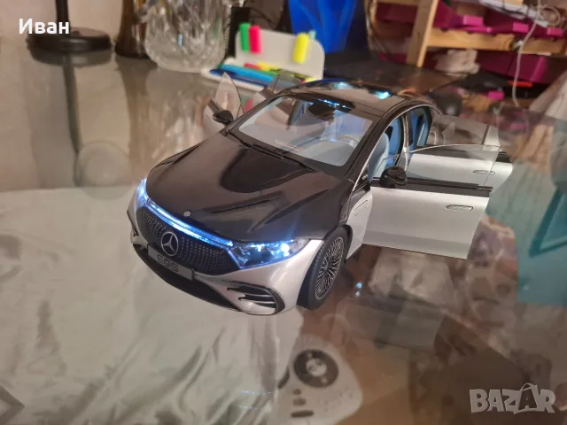 Продавам колекционерски модел Mercedes EQS 1:18, снимка 9 - Колекции - 55540707