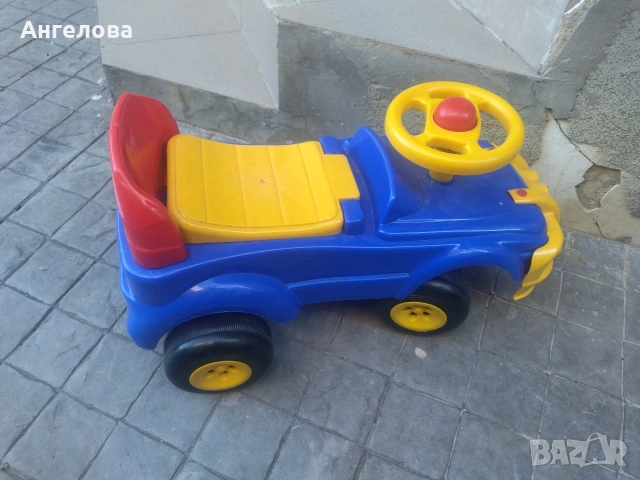 Кола за бутане детска
