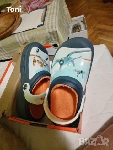 ОРИГИНАЛНИ Crocs ★★ Disney 12-13 размер чисто нови!!!