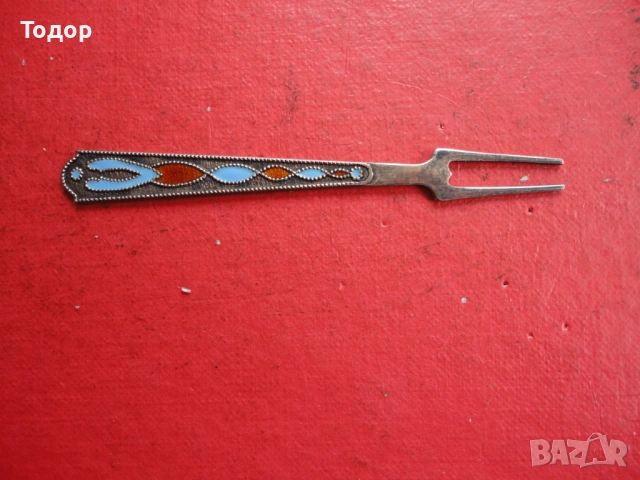 Руска сребърна виличка с емайл 875