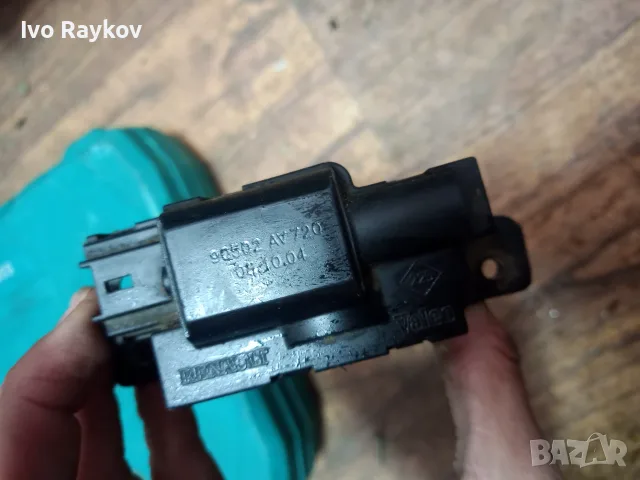 задна брава за Nissan Micra Primera , 90502AV720, снимка 3 - Части - 55363783