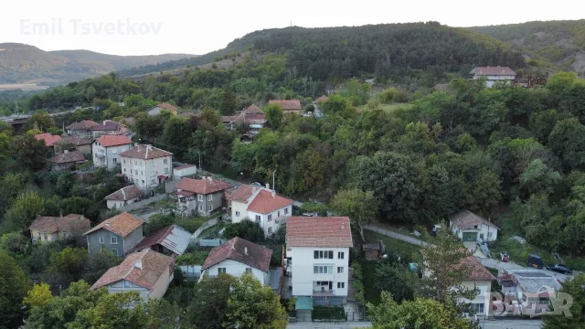 Етаж от къща, 121 кв.м, Мездра – основно обновен, с гараж и градина, снимка 12 - Етаж от къща - 55667846