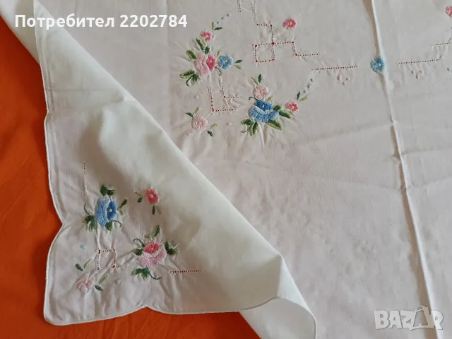 Битови, бродирани карета за маса , снимка 18 - Покривки за маси - 55660926