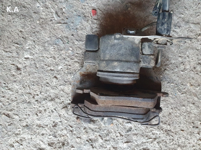 Предни спирачни апарати Audi A4 B5 1.8i 125, снимка 3 - Части - 54751606