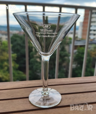 чаша за мартини Hilton Long Island/Huntington