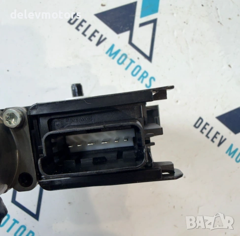 82450-J7015 моторче предно ляво за ел. стъклоповдигач от Kia XCeed (CD) 1.5 T-GDI двигател G4LH, снимка 6 - Части - 54677215