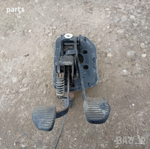 Педали Съединител и Спирачка Пежо Партнер - Ситроен Берлинго, снимка 2 - Части - 54061459