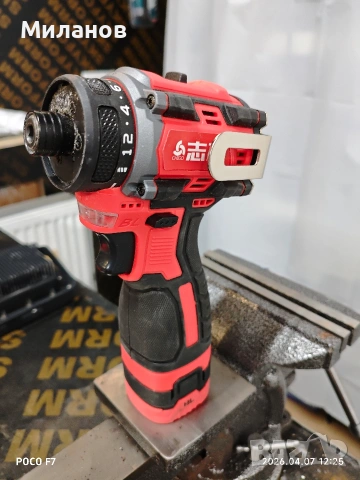 Акумулаторен безчетков 1/4 винтоверт 