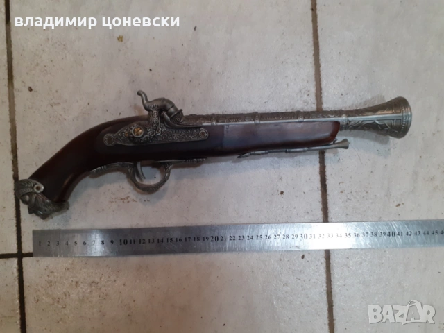 Много красив капсулен пистолет,пищов,оръжие, снимка 8 - Колекции - 54745975