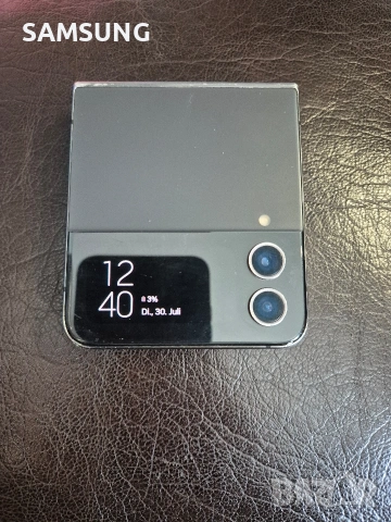 Samsung - Galaxy Z flip 4