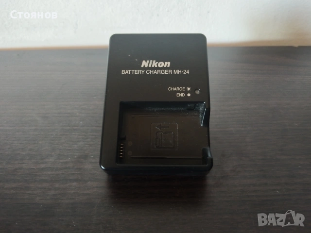 Зарядно за камери Nikon MH-24, снимка 2 - Батерии, зарядни - 54677516