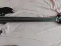 Бас китара фретлес , снимка 2