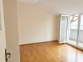 Тристаен апартамент / Погреби / Тухла 75 m2 / Въведен в експлоатация 2010 г., снимка 4