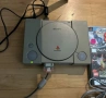 Sony PlayStation 1 с 2 джойстока и мемори ксрта, снимка 1