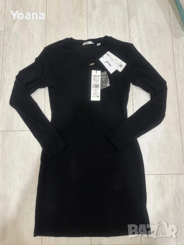 Рокля GUESS от 80 евро на 30 евро 