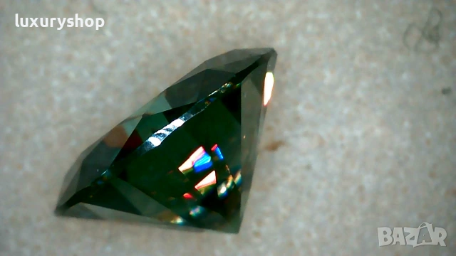 Диамант, Moissanite Brilliance, зелен със сертификат, гравиран номер на камъка - 35 евро - 1 карат, снимка 5 - Бижутерийни комплекти - 55082794
