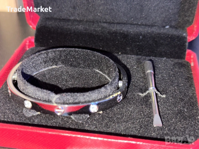 Нова Гривна Cartier LOVE в сребърен цвят с подаръчна опаковка, снимка 3 - Гривни - 54562006