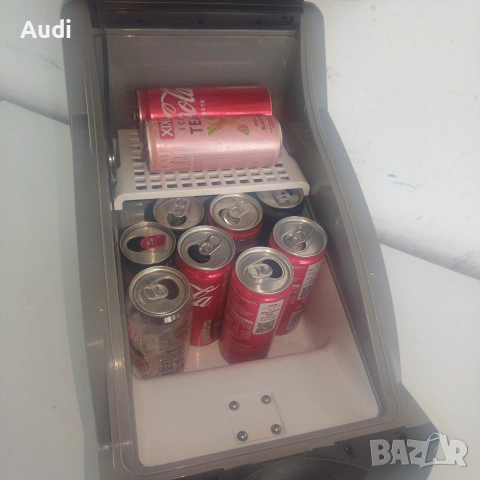 Хладилна чанта WAECO BordBar TB 15 12V ,който е специално проектиран за използване в автомобили с ал, снимка 4 - Аксесоари и консумативи - 55043951