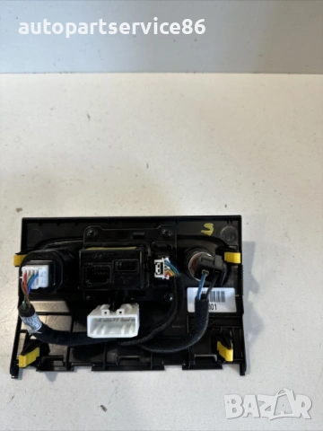 USB порт за Hyundai Santa Fe 2.2 Crdi (2020) 98120-S1100, снимка 3 - Части - 54439892