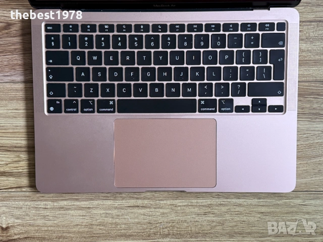 MacBook Air 13 M1 Rose Gold/8 CPU/8 GPU/16GB RAM/512GB SSD/Като Нов, снимка 2 - Лаптопи за работа - 54279225