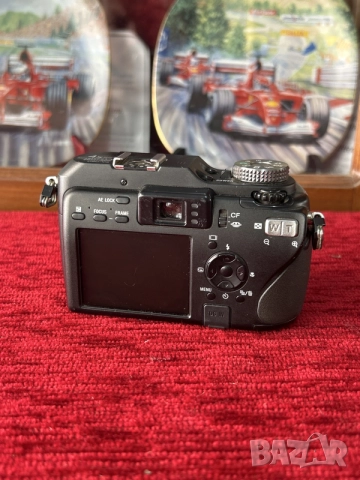 Sony Cyber-shot DSC-V3 е цифров фотоапарат от висок клас, снимка 2 - Фотоапарати - 55623738
