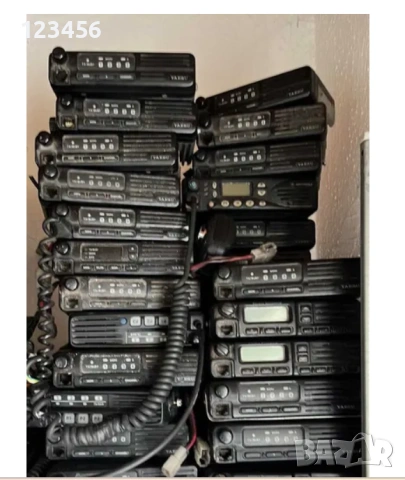 50 бр. радиостанции YAESU,ретранслатор YAESU