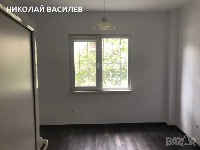Шпакловка  :  Обръщане  на  прозорци  /  Монтаж  на  ъгли   .  Боядисване.   .    Шпакловка     .