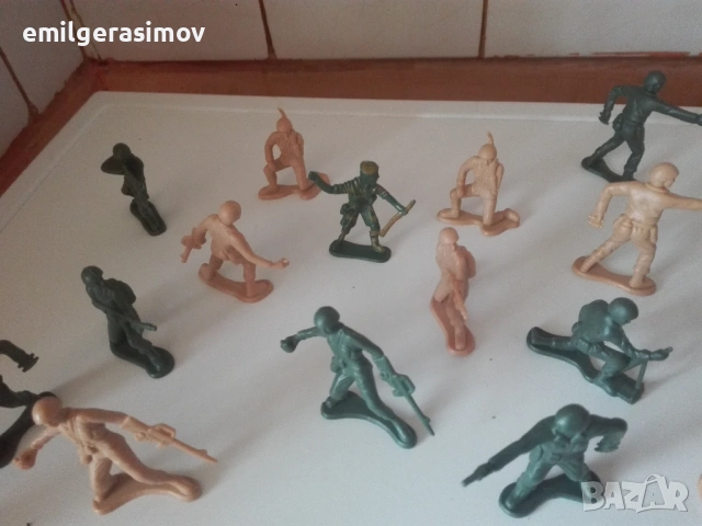 Пластмасови войници - 3 лота., снимка 15 - Фигурки - 54016959
