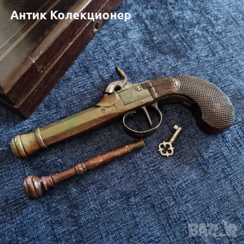 Морски пистолет с оригинална кутия, снимка 4 - Антикварни и старинни предмети - 55155452
