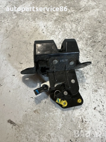 Брава за задна врата багажник за Chevrolet Captiva 2.2 Vcdi (2012), снимка 2 - Части - 54633075